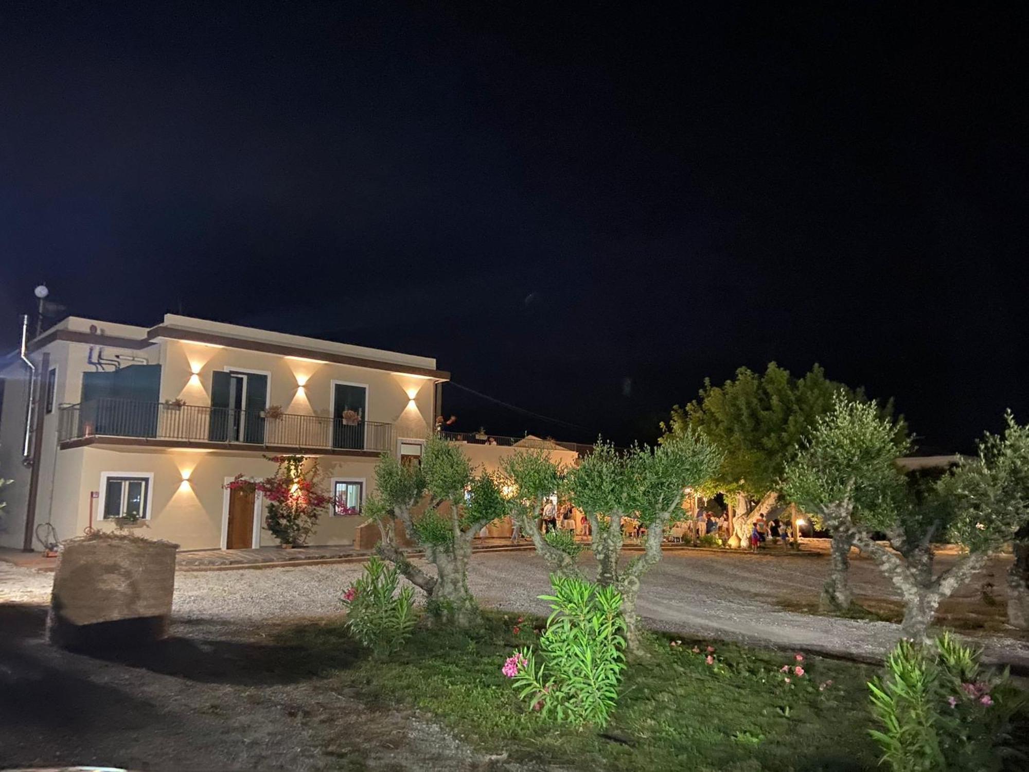 B&B Tenuta San Michele Capaccio Exterior photo